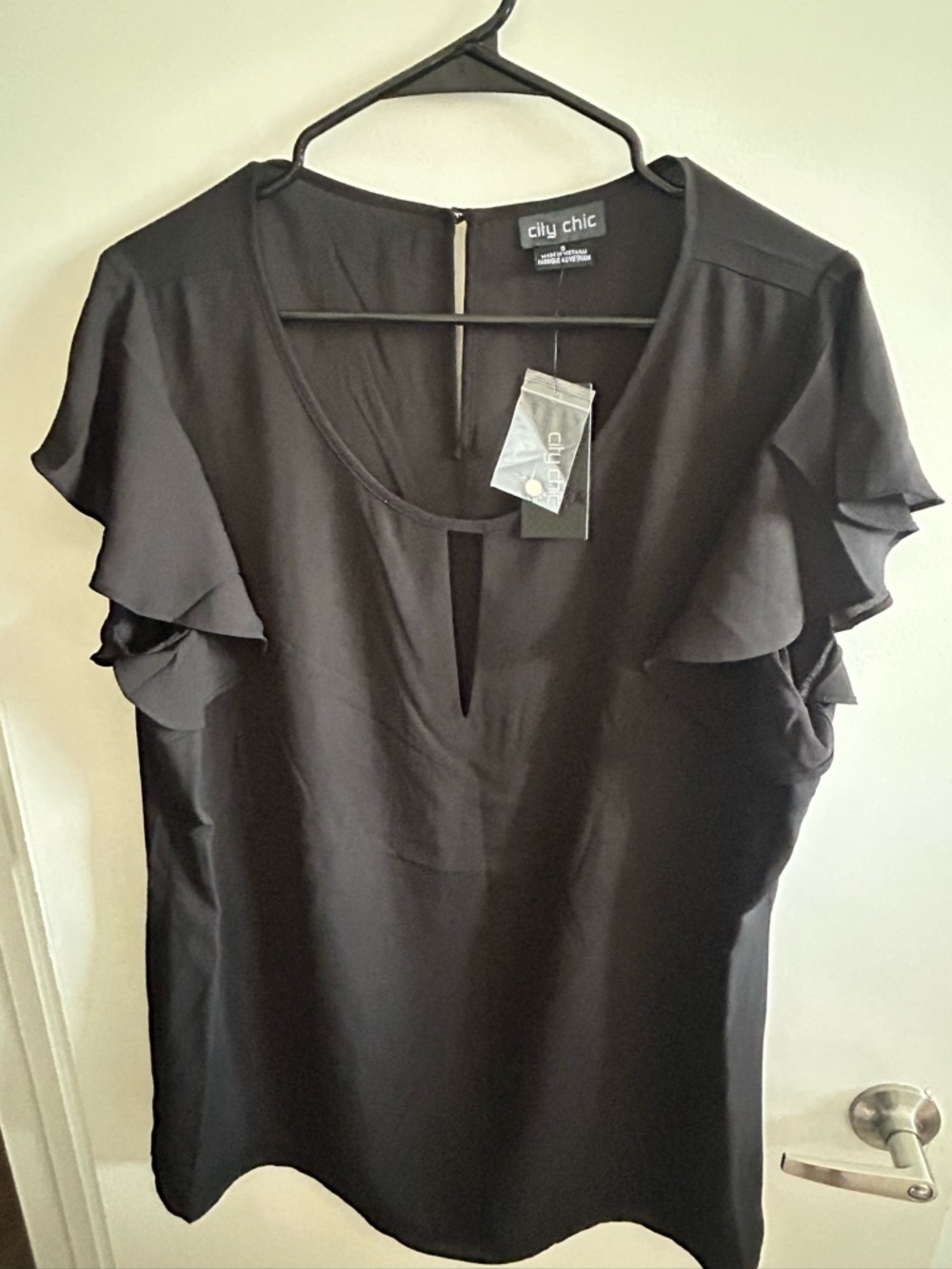 City Chic Black Flutter Sleeve Keyhole Top - size S (16) NWT